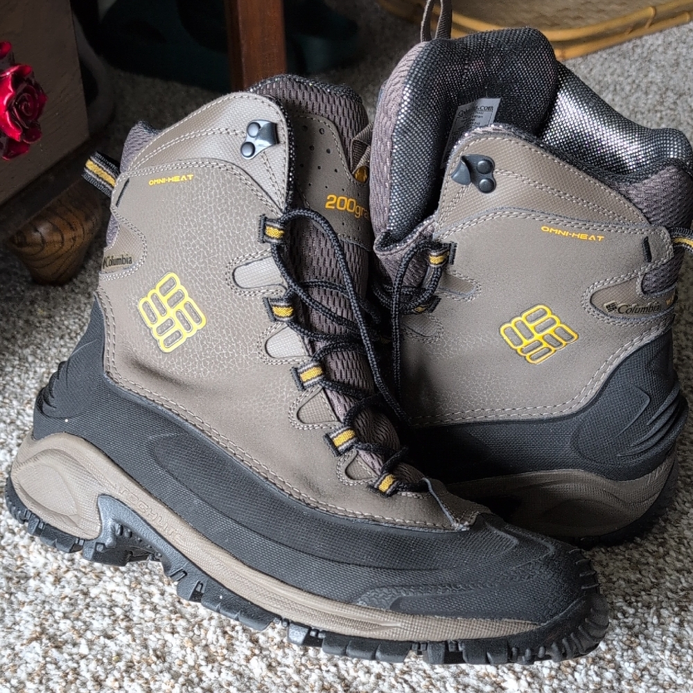 Columbia Men's Brown and Black Hiking Boots